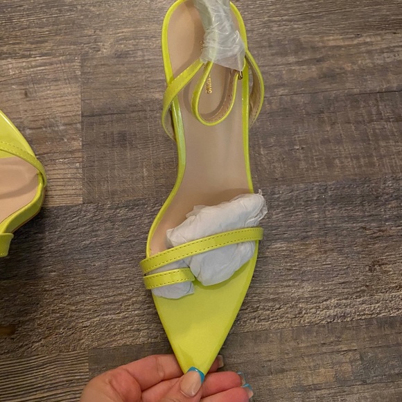 💖SOLD💖 [PLT] neon green pointy toe heels - Picture 4 of 7